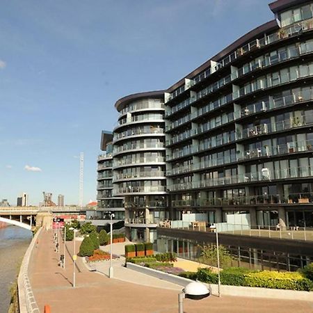 1 Bedroom In Chelsea Bridge Wharf Londýn Exteriér fotografie